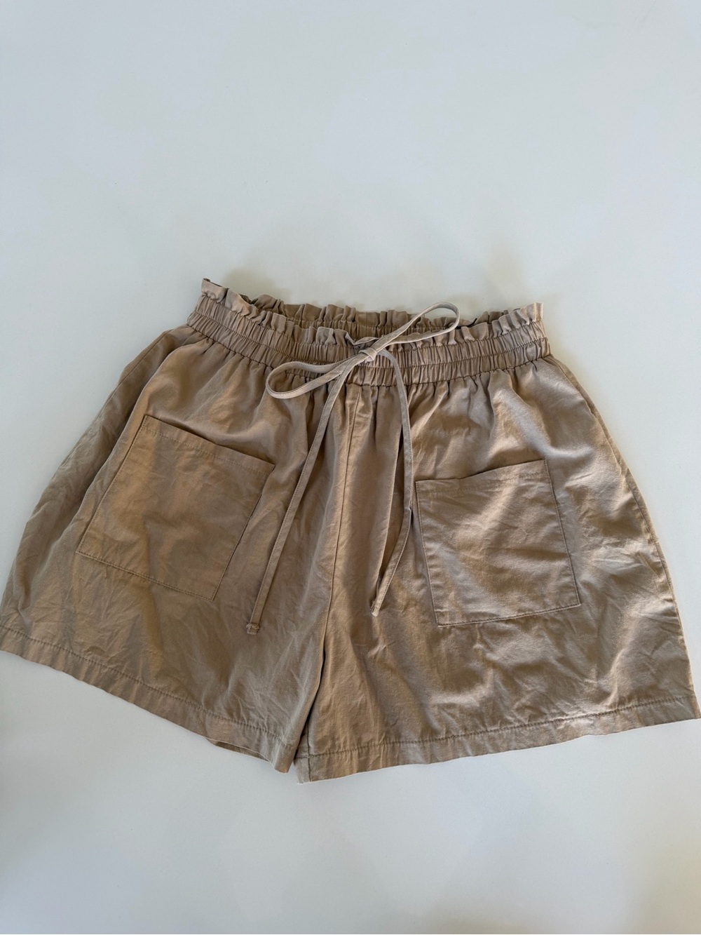 SHEIN Beige Drawstring Pocket Shorts